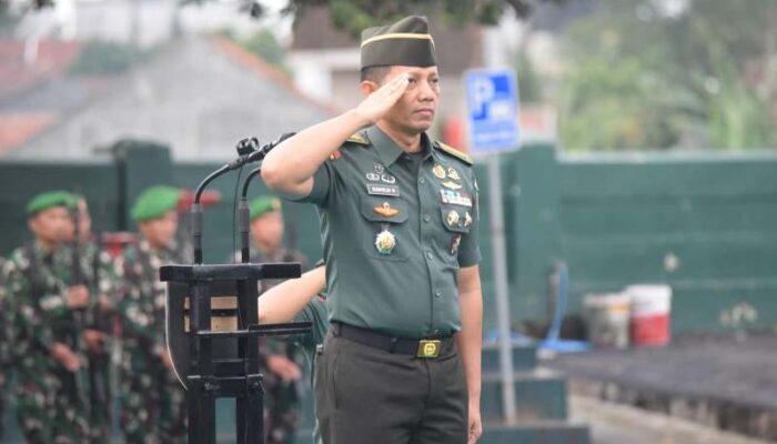 Kasrem 043/Gatam Pimpin Upacara Bulanan Sampaikan Amanat KASAD
