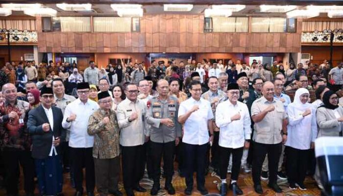 Mendikdasmen Mu’ti Tegaskan Program MBG Tidak Mengurangi Anggaran Pendidikan