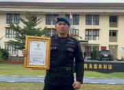 Brimob Polda Lampung Berikan Penghargaan untuk Bripda Abdul Razak Suryaatmadja Anggota Berprestasi Pada Saat Apel Siaga 