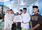 Wagub Lampung Jihan Nurlela Safari Ramadan di Pringsewu Bagikan Sembako