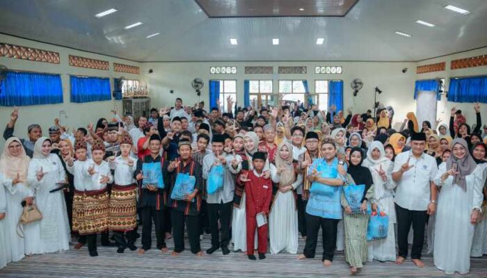 Wagub Lampung dr Jihan Nurlela Berikan Ratusan Paket Sembako untuk Siswa Difabel SLBN PKK Lampung