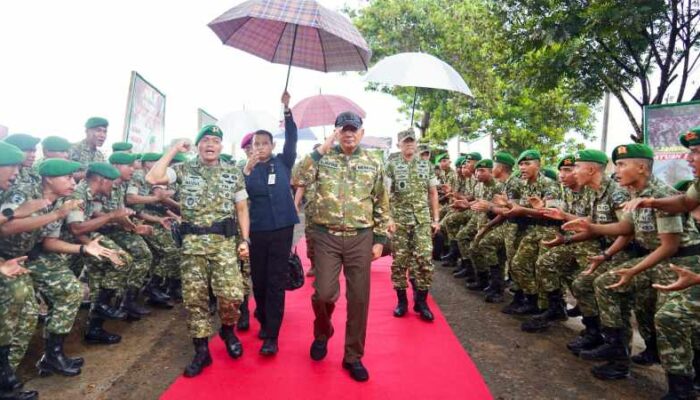 Pangdam XXI Radin Inten Dampingi Kunjungan Kerja Menteri Pertahanan RI Ke Yonif Tp 891/Maharaja Sakti
