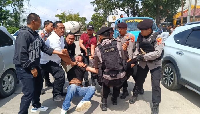 Eksekusi Rumah di Jalan Ryacudu Sukarame Bandar Lampung Ricuh Hingga Diduga Polisi Lakukan Tindakan Represif