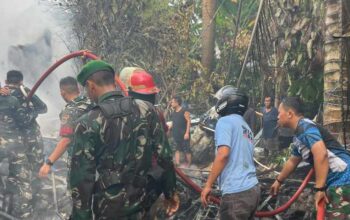 Gerak Cepat TNI Padamkan Kebakaran Rumah Warga di Tanggamus dengan Kerugian Ditaksir Rp 300 Juta